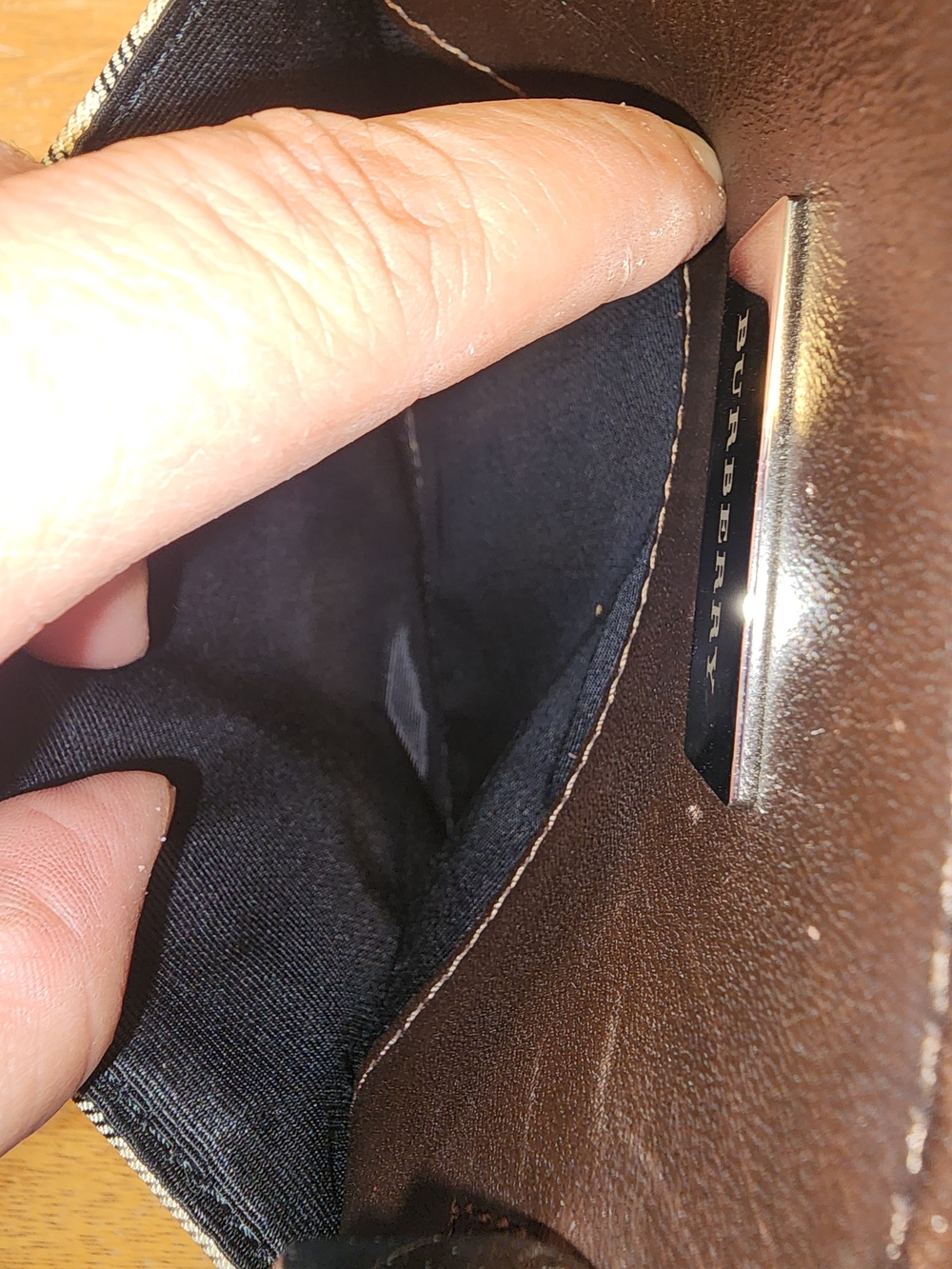 Burberry House Check canvas top handle bag featuring brown leather trim - Picture 6 of 16